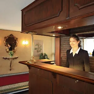 https://hotel-lafayette.hamburg-hotels-de.com